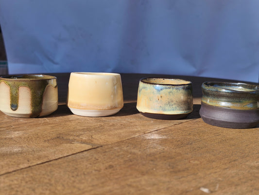 SET DI 4 TAZZE CON FORME DIVERSE